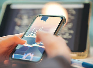 Investor reviewing a transparent withdrawal and fund transfer process
